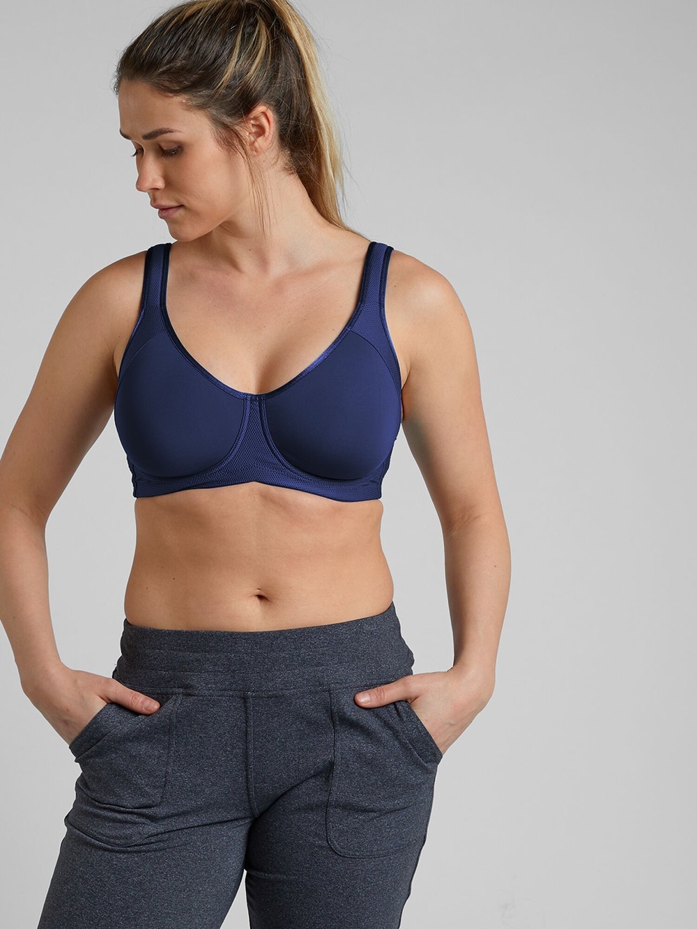 Title nine Navy Underwire High Impact Sports Bra Size - 32E (DD) EUC Like-New